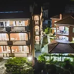 In With Balcony, Air Conditioning, Wifi, Washing Machine Appartement *