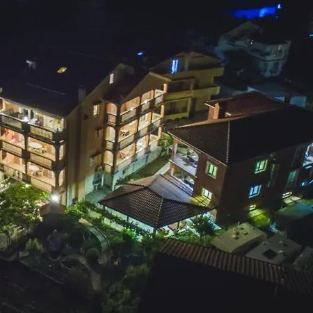 In With Balcony, Air Conditioning, Wifi, Washing Machine Appartement