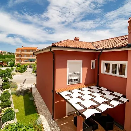 In With Balcony, Air Conditioning, Wifi, Washing Machine Διαμέρισμα Lopar