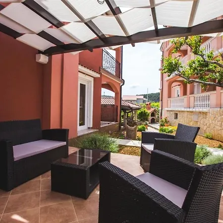 In With Balcony, Air Conditioning, Wifi, Washing Machine * Lopar