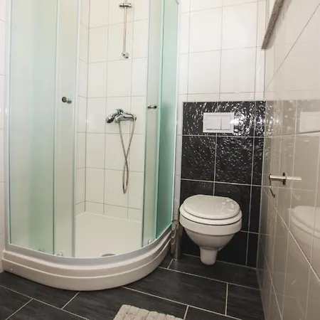 Apartmán In With Balcony, Air Conditioning, Wifi, Washing Machine Lopar