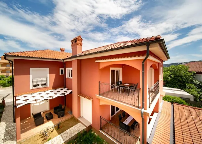 Lejlighed In With Balcony, Air Conditioning, Wifi, Washing Machine *