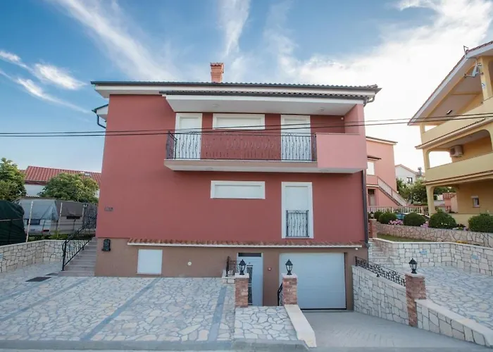 Lejlighed In With Balcony, Air Conditioning, Wifi, Washing Machine *